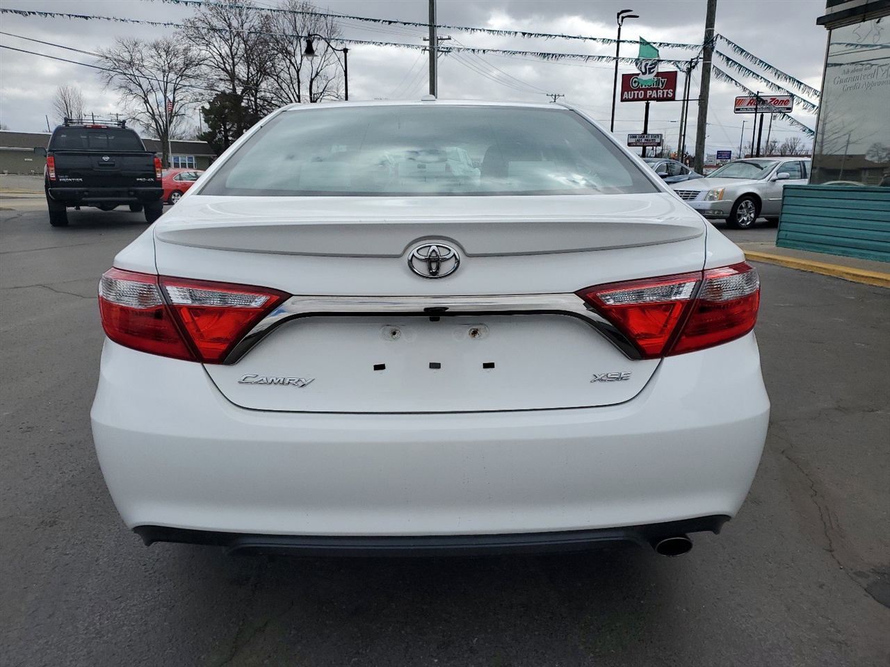 2016 Toyota Camry XSE photo 4