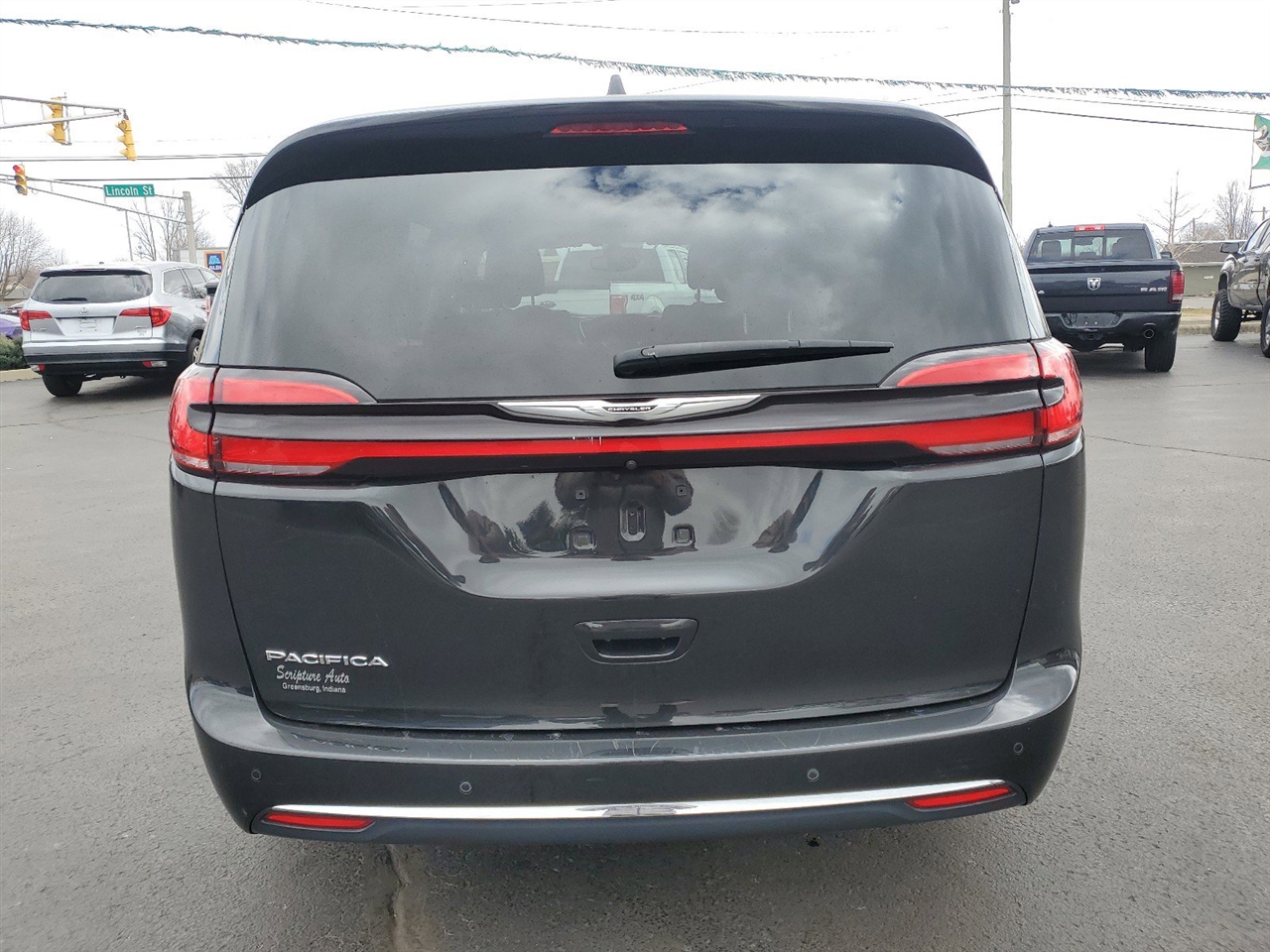 2021 Chrysler Pacifica Touring photo 4