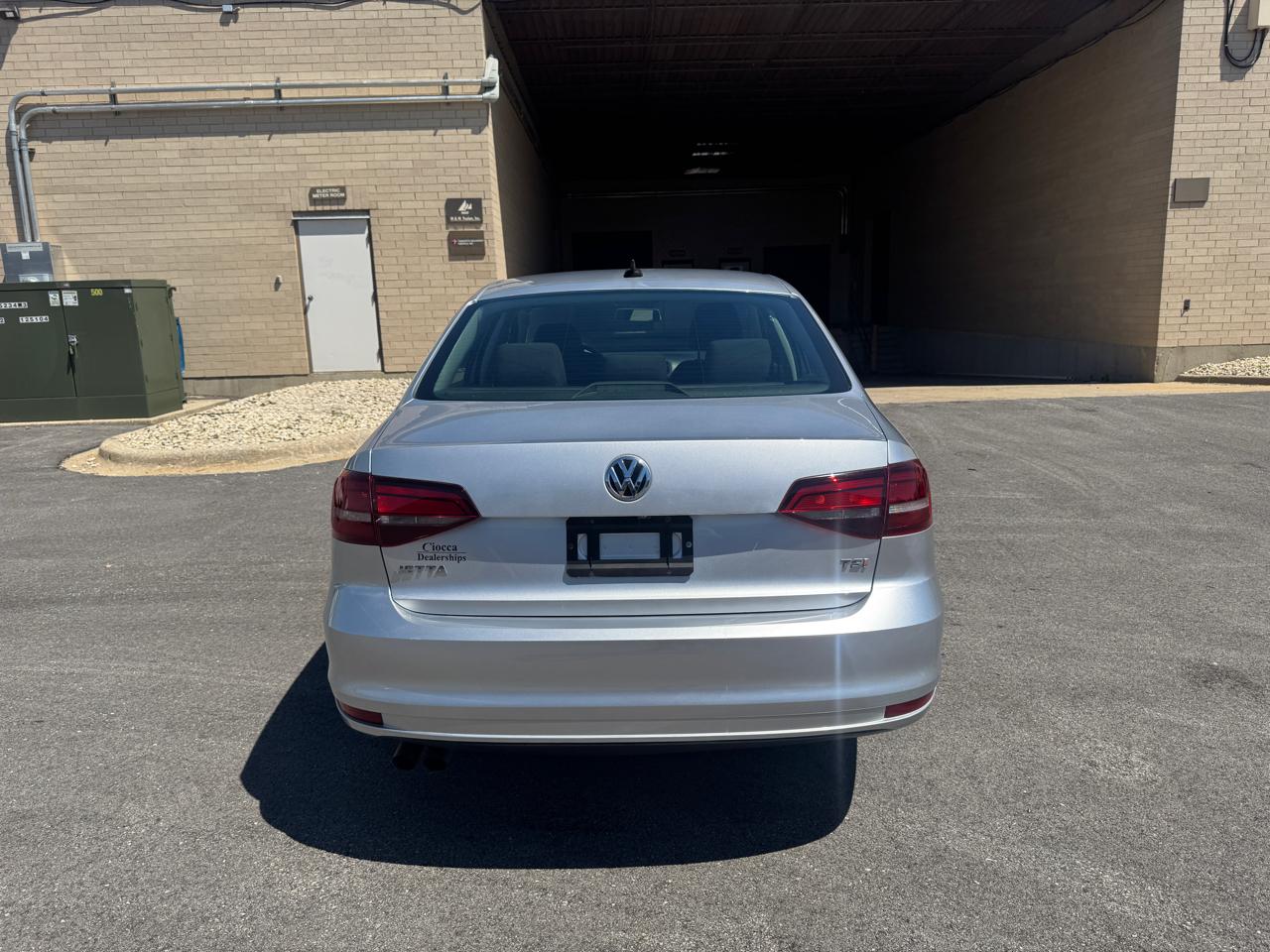 Volkswagen Jetta Sedan 4dr Auto 1.4T S w/Technology 2016