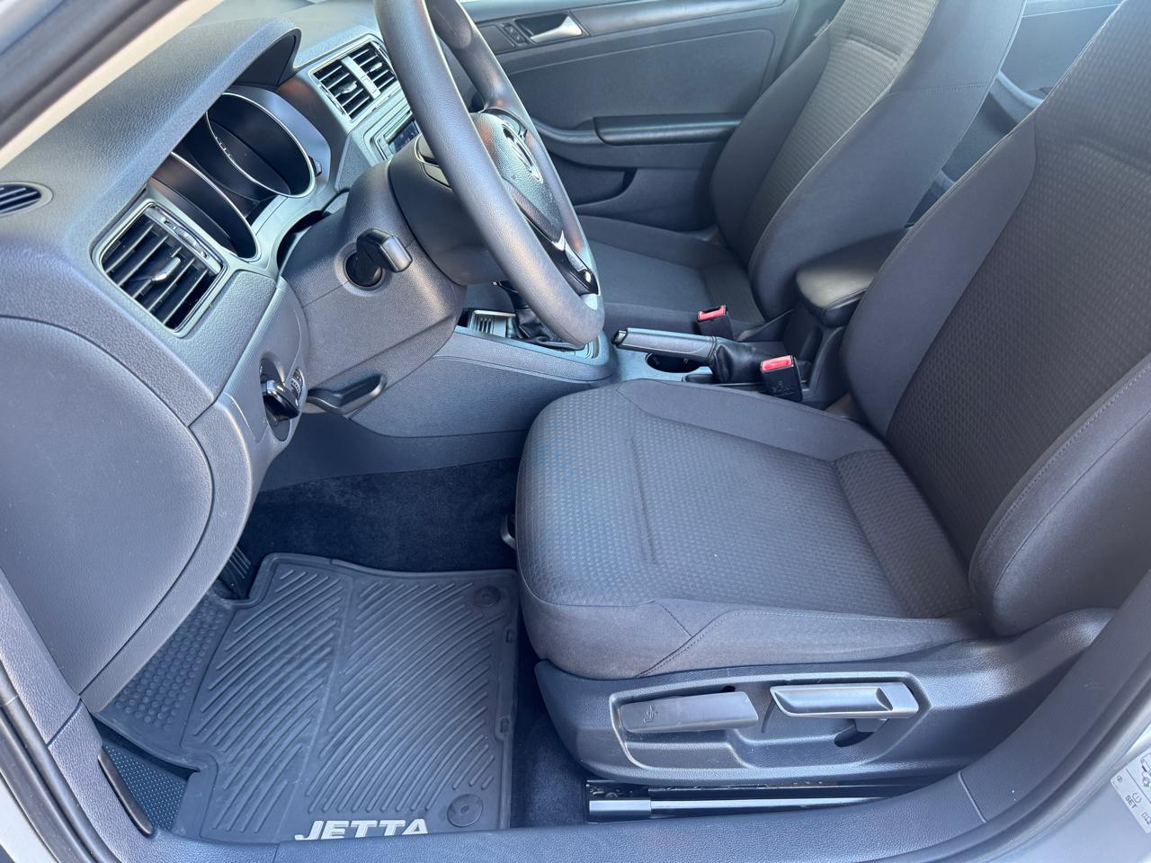 Volkswagen Jetta Sedan 4dr Auto 1.4T S w/Technology 2016