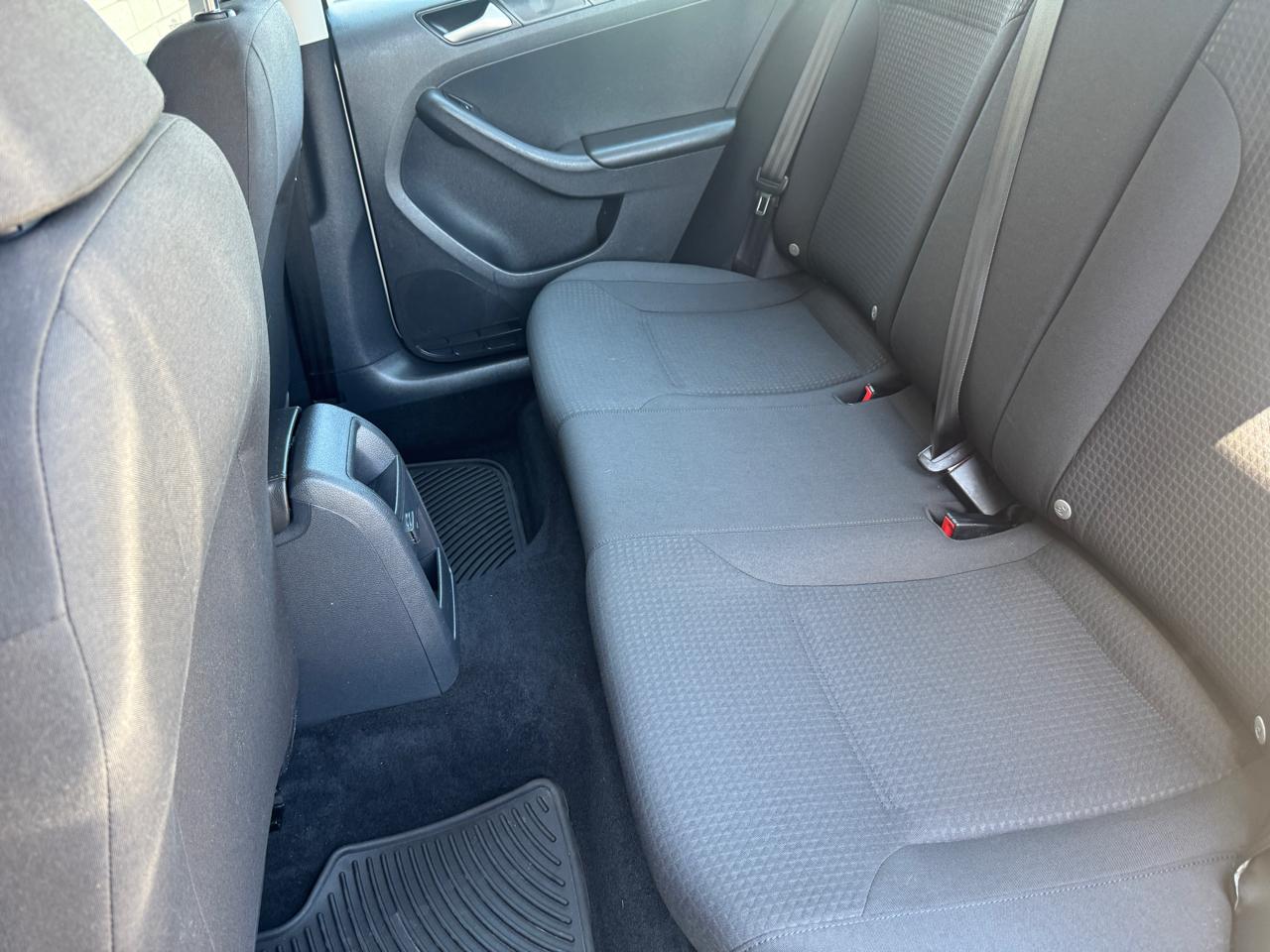 Volkswagen Jetta Sedan 4dr Auto 1.4T S w/Technology 2016