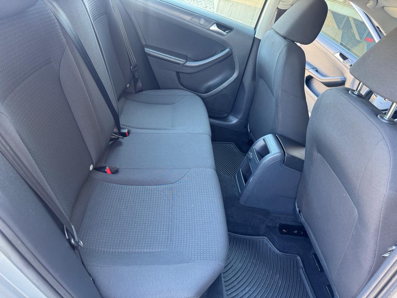 Volkswagen Jetta Sedan 4dr Auto 1.4T S w/Technology 2016