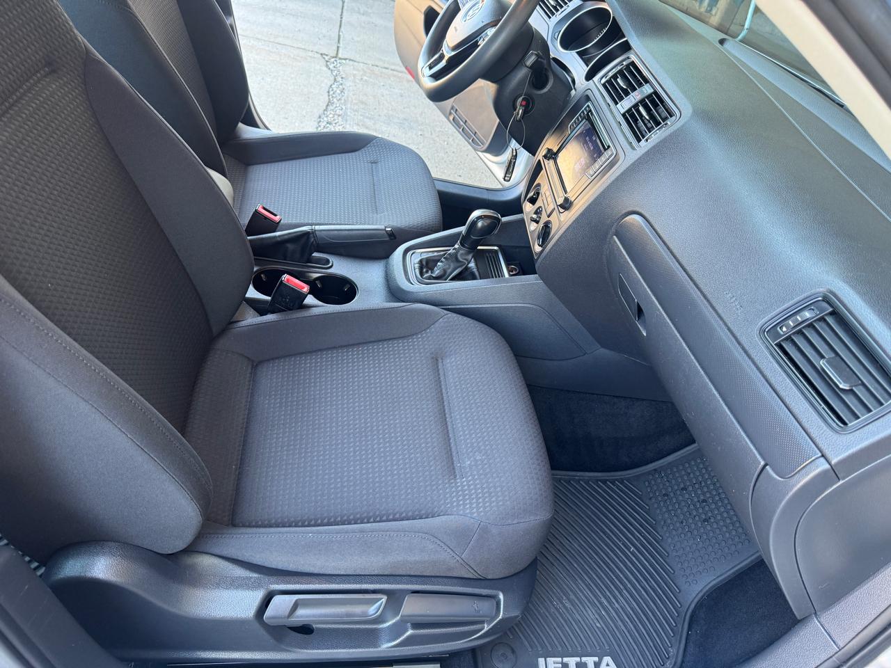 Volkswagen Jetta Sedan 4dr Auto 1.4T S w/Technology 2016