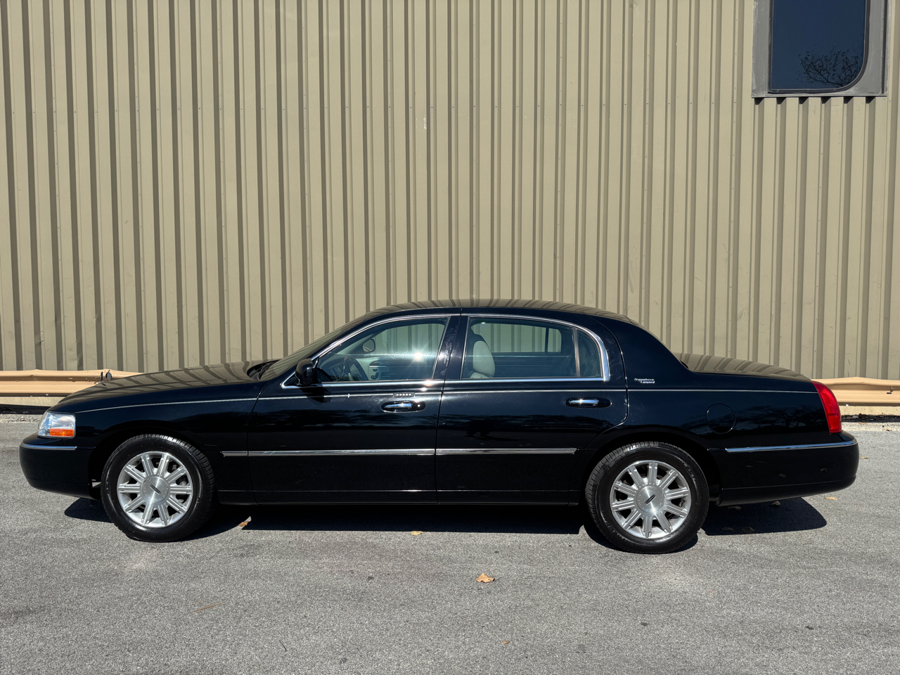 2011 Lincoln Town Car Signature Limited photo 4