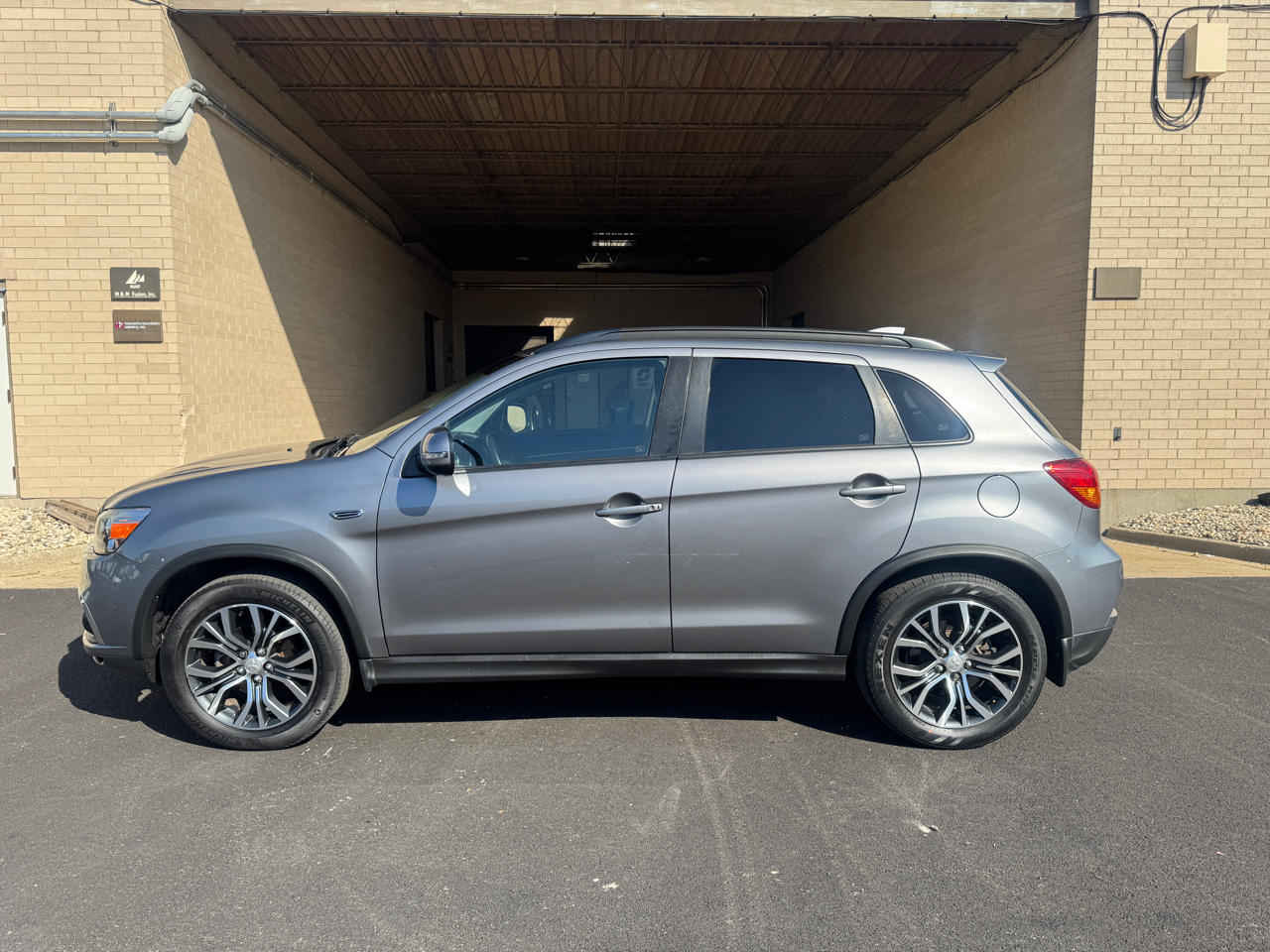 2019 Mitsubishi Outlander Sport GT photo 3