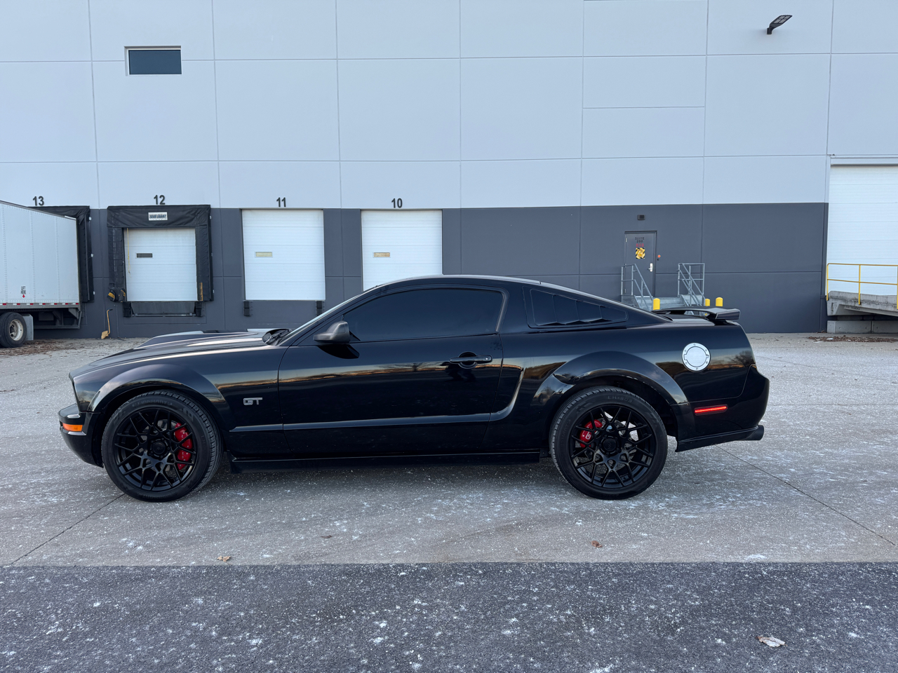 Ford Mustang GT Deluxe Coupe 2005