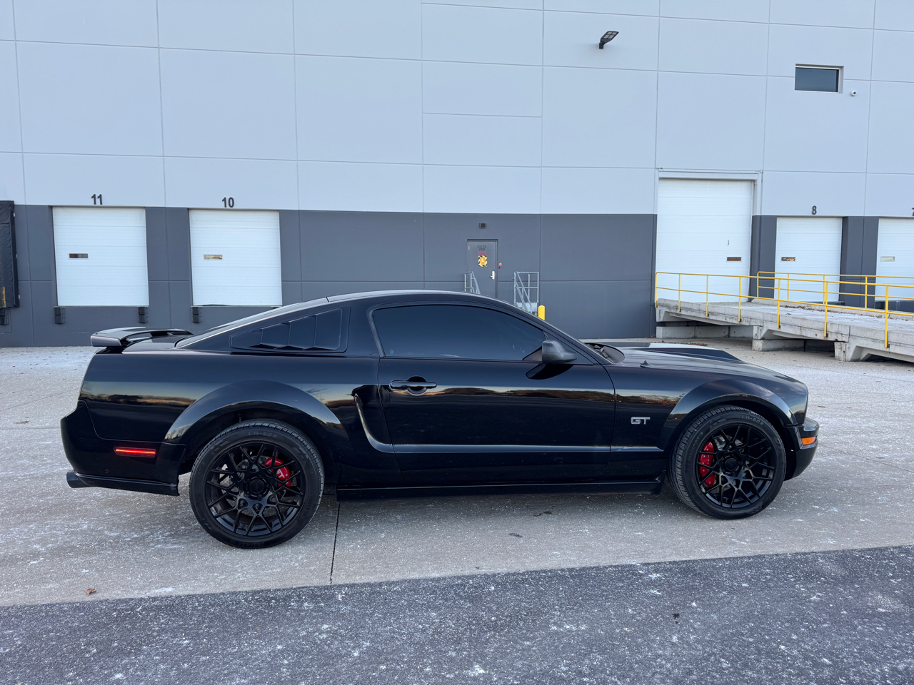 Ford Mustang GT Deluxe Coupe 2005