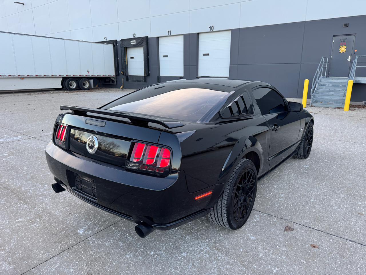 Ford Mustang GT Deluxe Coupe 2005
