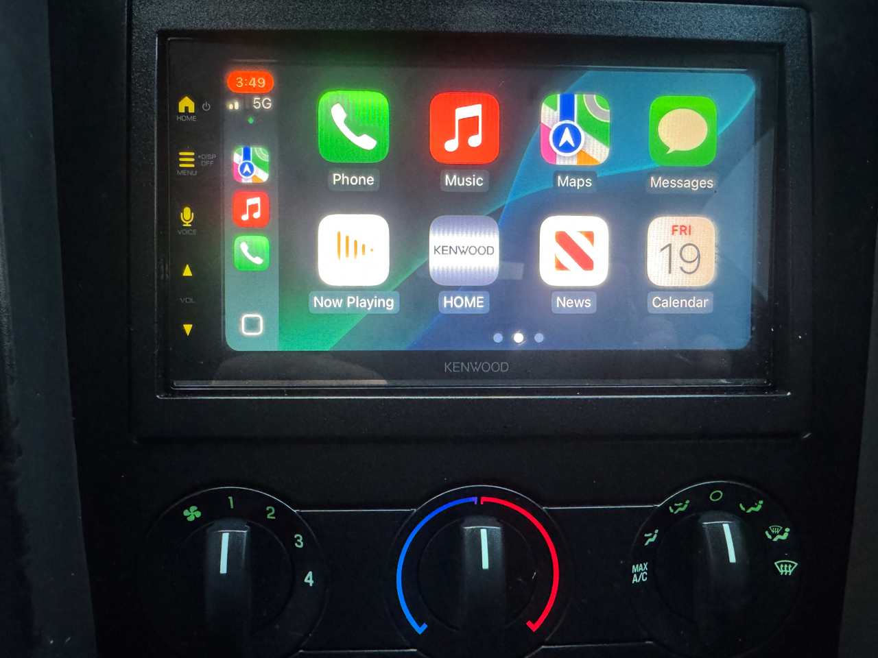 Ford Mustang GT Deluxe Coupe 2005