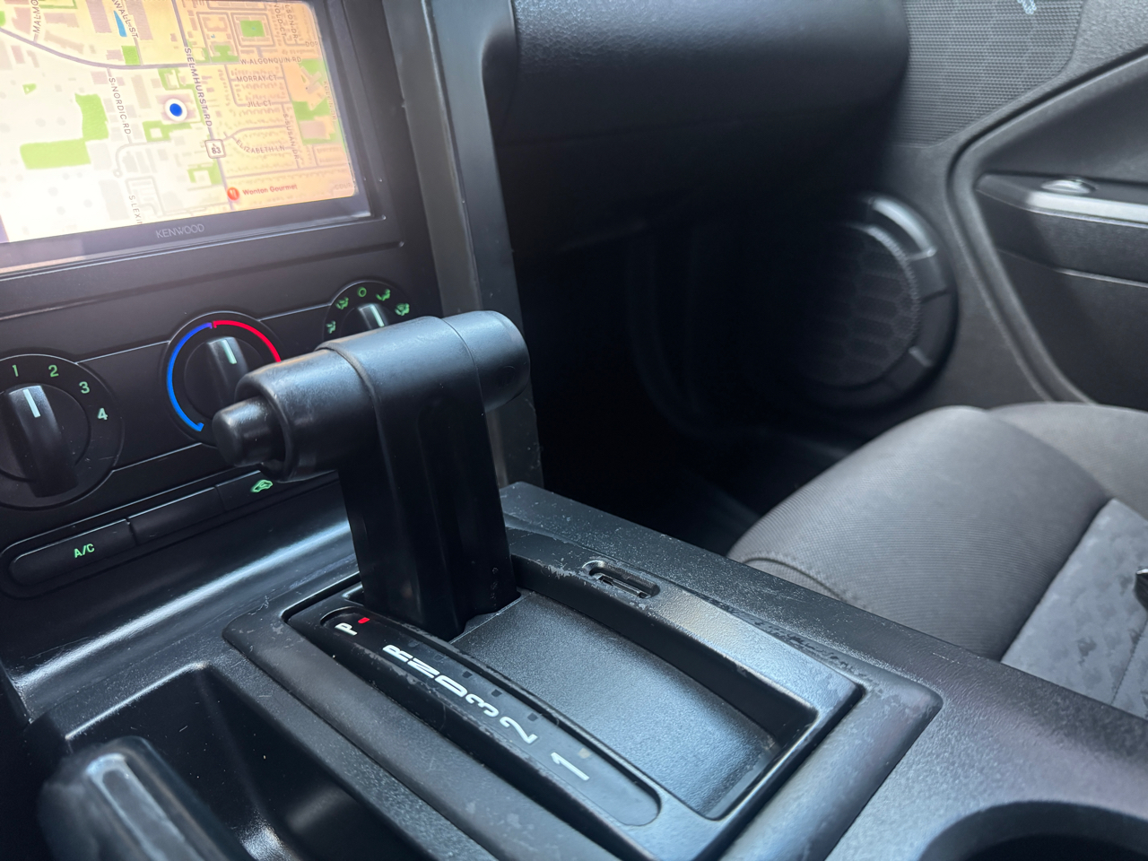 Ford Mustang GT Deluxe Coupe 2005