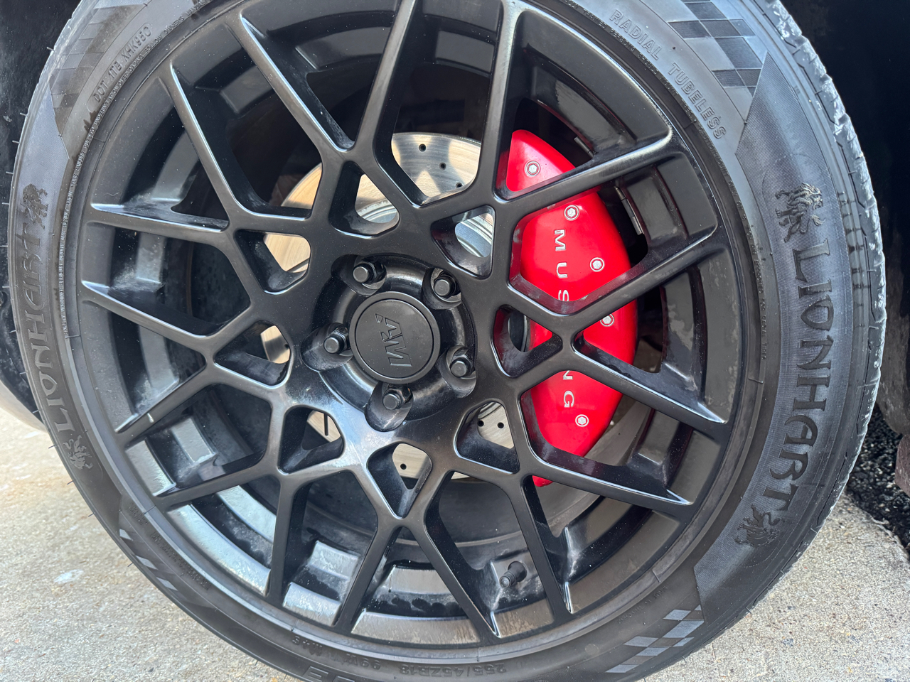 Ford Mustang GT Deluxe Coupe 2005