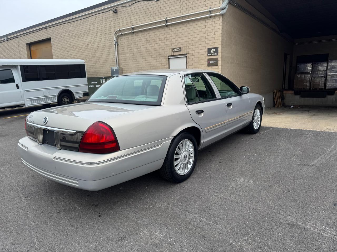 Mercury Grand Marquis LS 2010