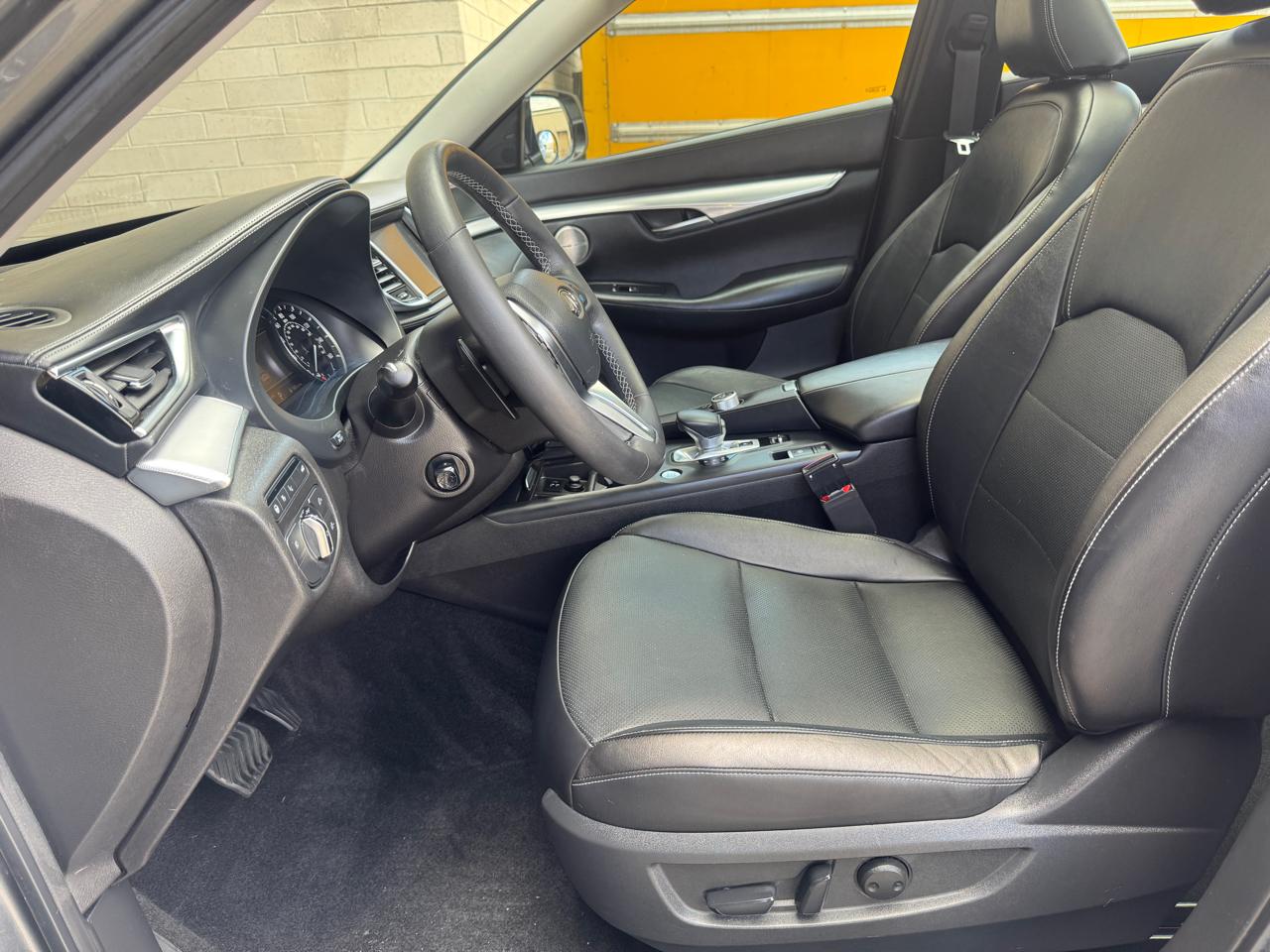 Infiniti QX50 ESSENTIAL 2019