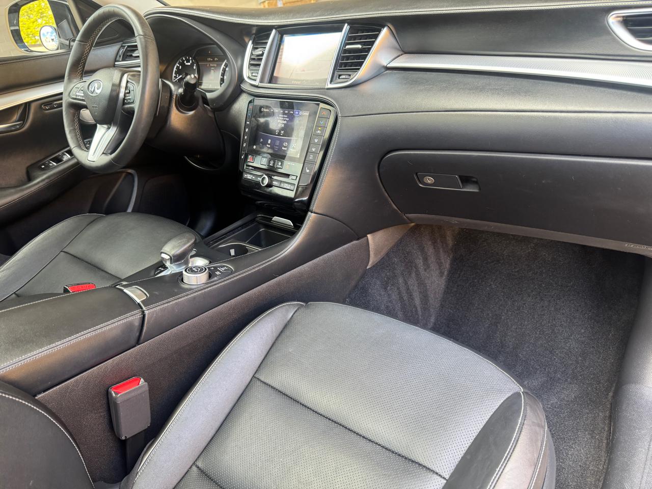 Infiniti QX50 ESSENTIAL 2019