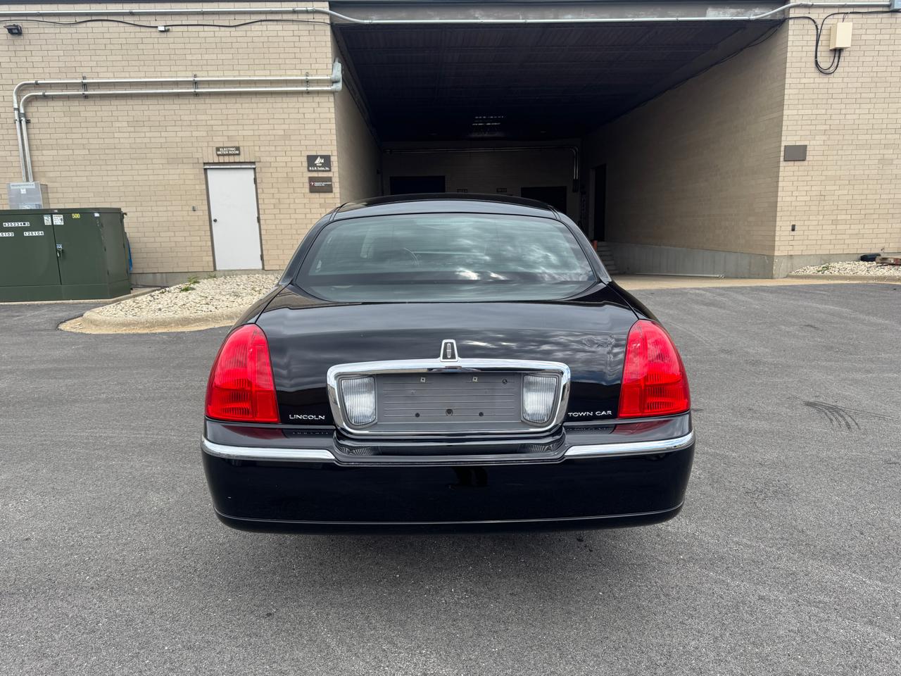 Lincoln Town Car 4dr Sdn Signature Limited 2009
