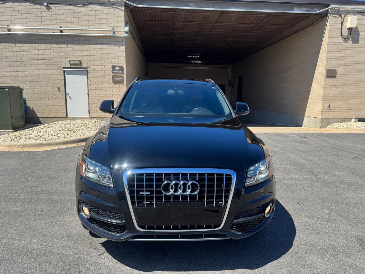Audi Q5 quattro 4dr 3.2L Premium Plus 2012