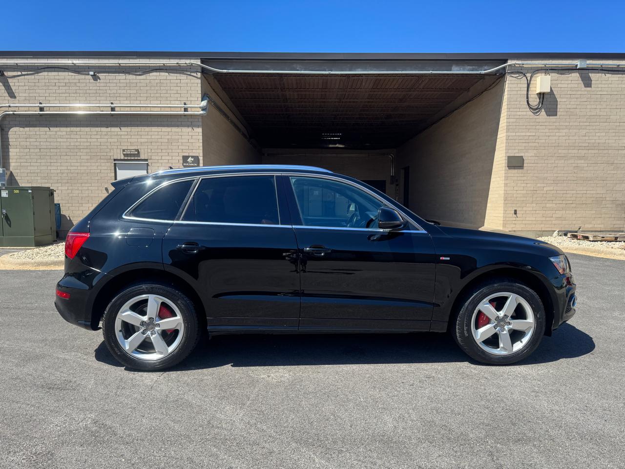 Audi Q5 quattro 4dr 3.2L Premium Plus 2012