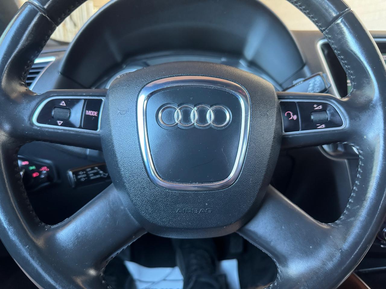 Audi Q5 quattro 4dr 3.2L Premium Plus 2012