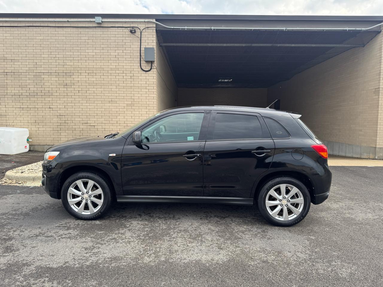 Mitsubishi Outlander Sport  2015