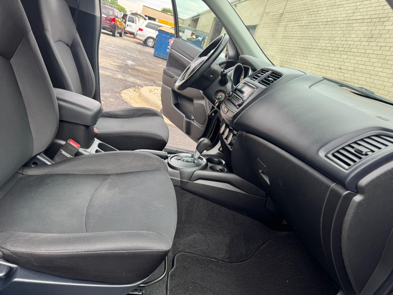 Mitsubishi Outlander Sport  2015