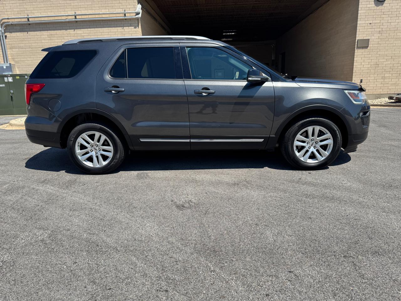Ford Explorer XLT 4WD 2018