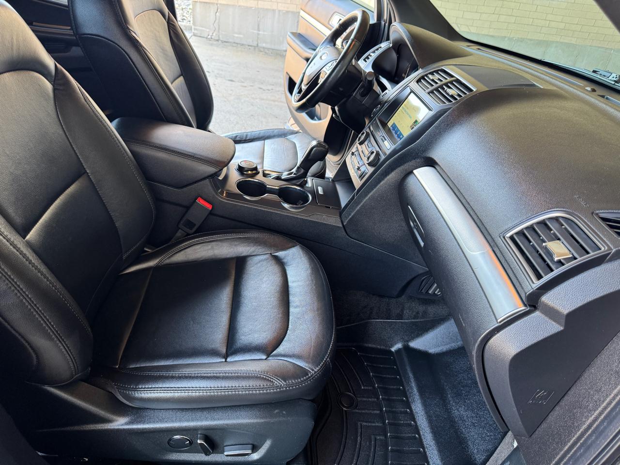 Ford Explorer XLT 4WD 2018