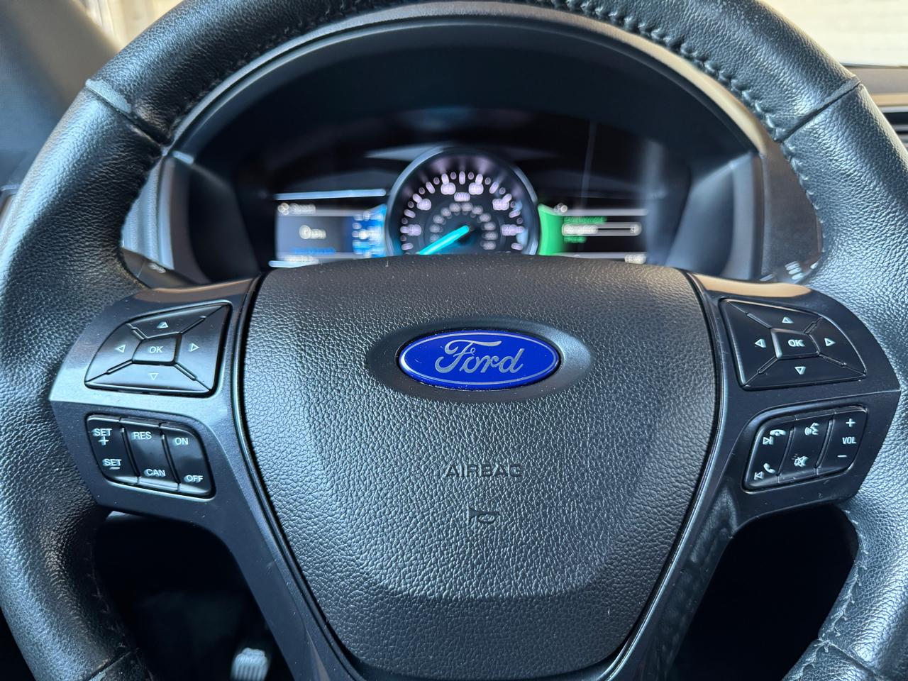 Ford Explorer XLT 4WD 2018