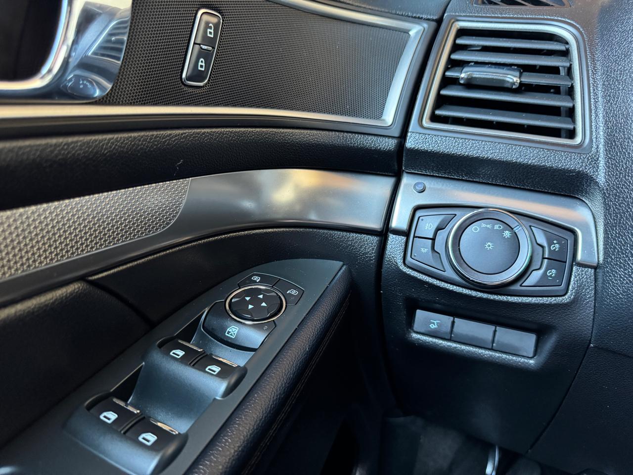 Ford Explorer XLT 4WD 2018