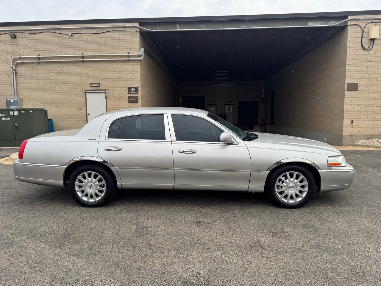 Lincoln Town Car 4dr Sdn Signature 2007