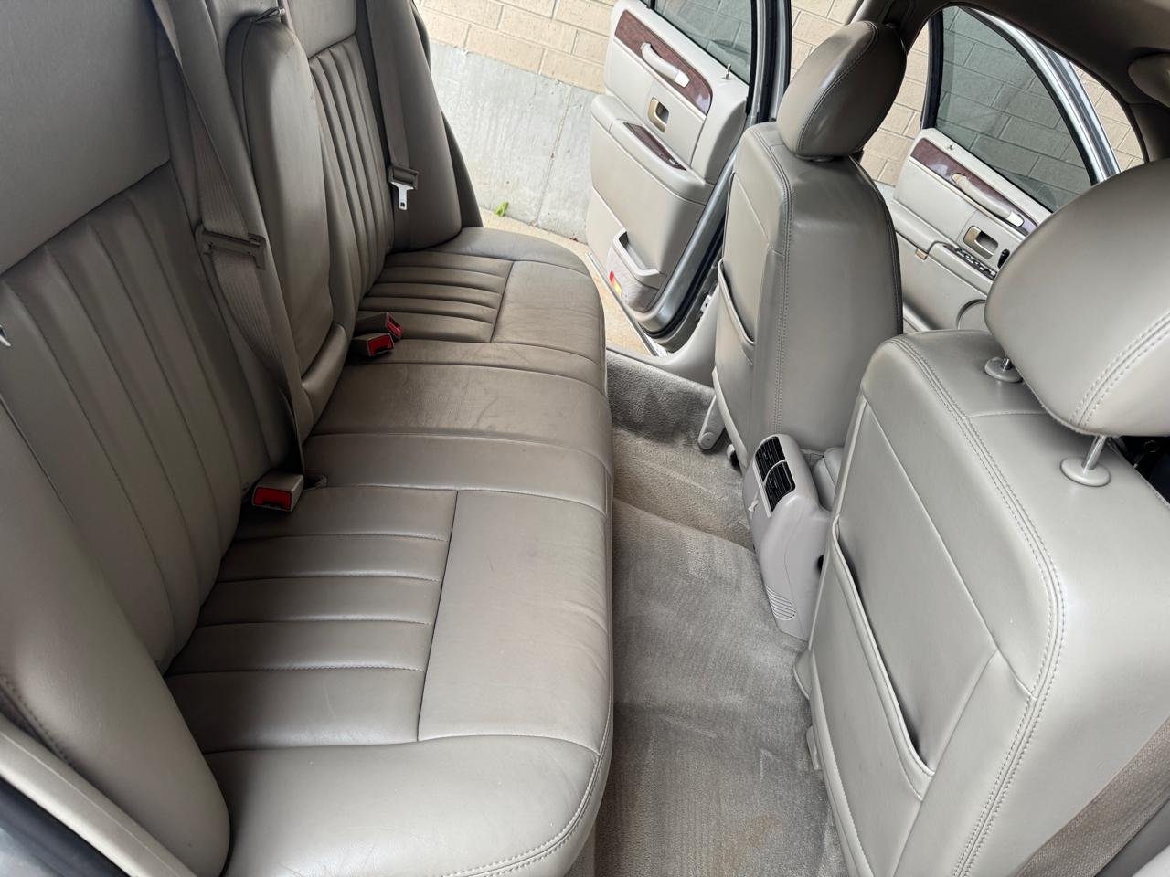 Lincoln Town Car 4dr Sdn Signature 2007