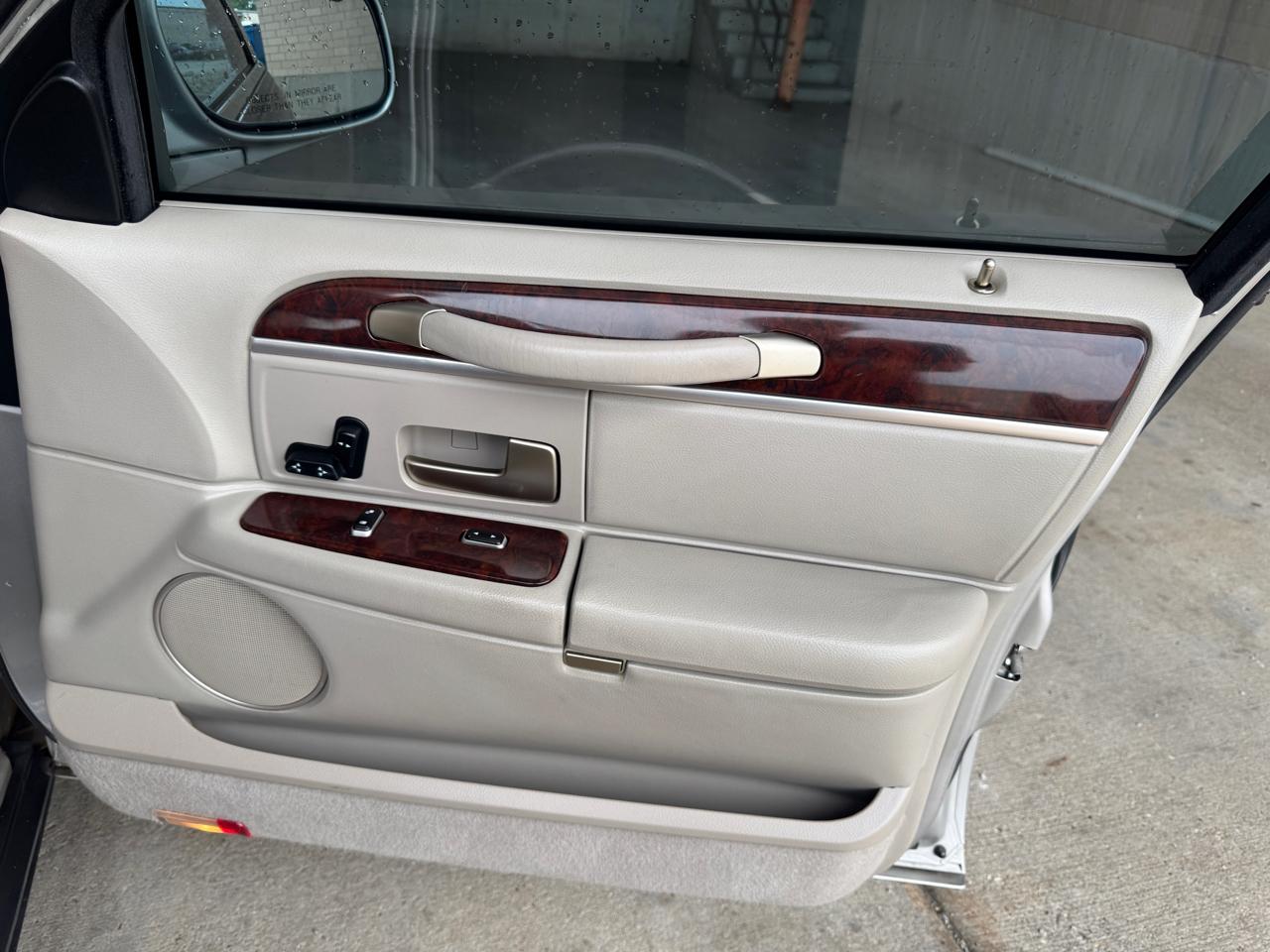 Lincoln Town Car 4dr Sdn Signature 2007