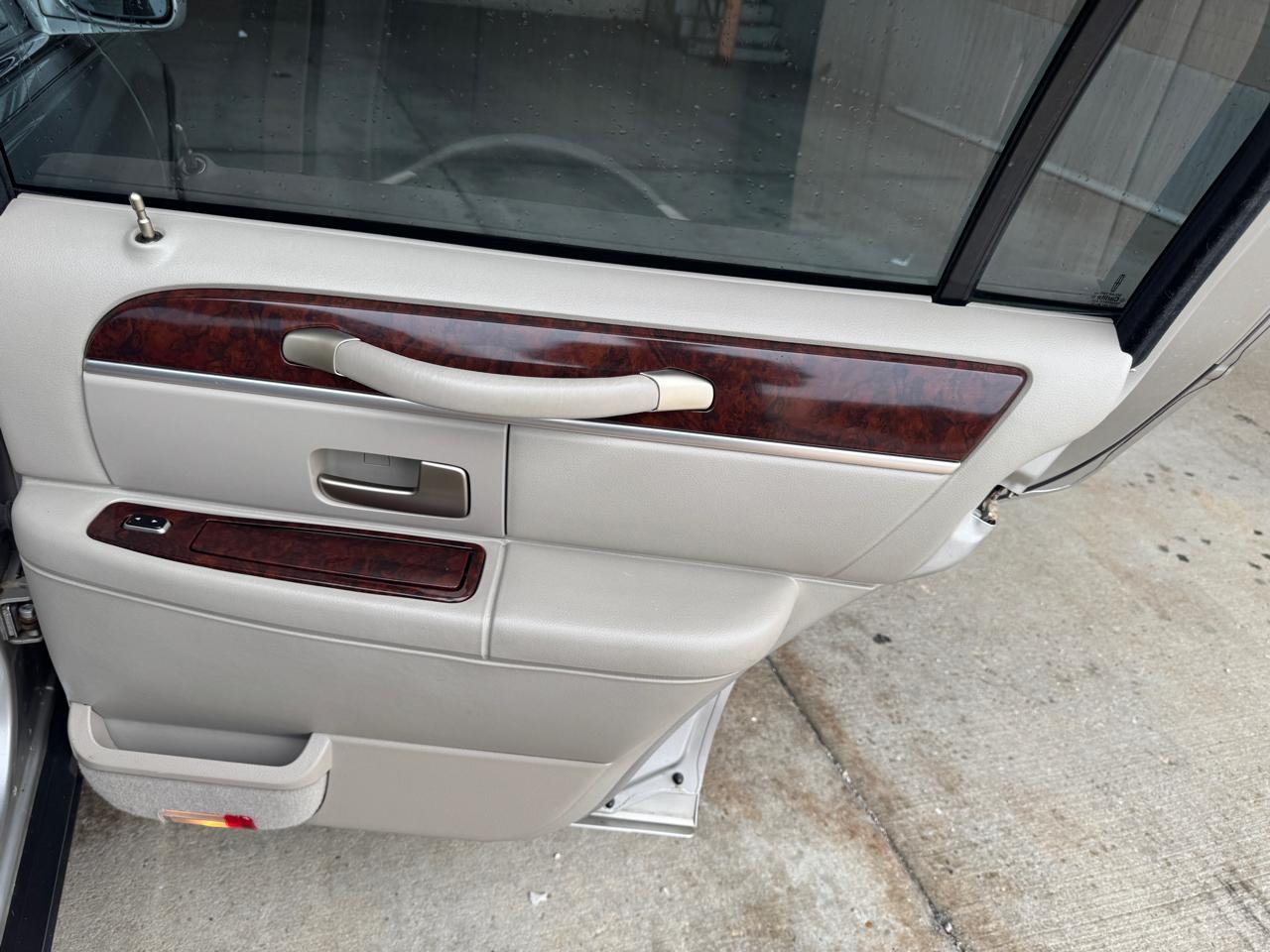 Lincoln Town Car 4dr Sdn Signature 2007