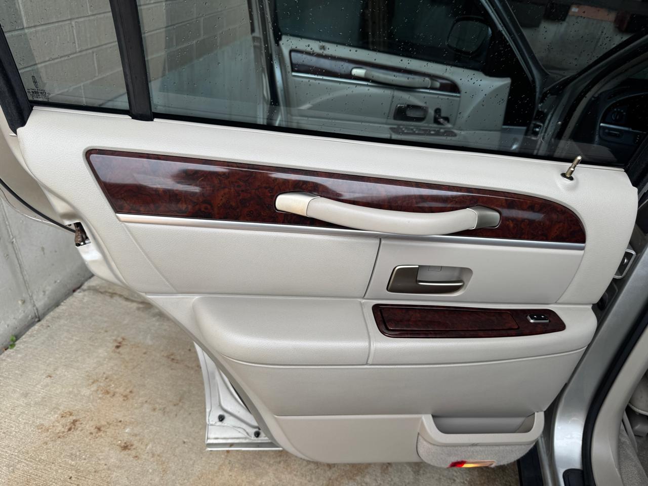 Lincoln Town Car 4dr Sdn Signature 2007