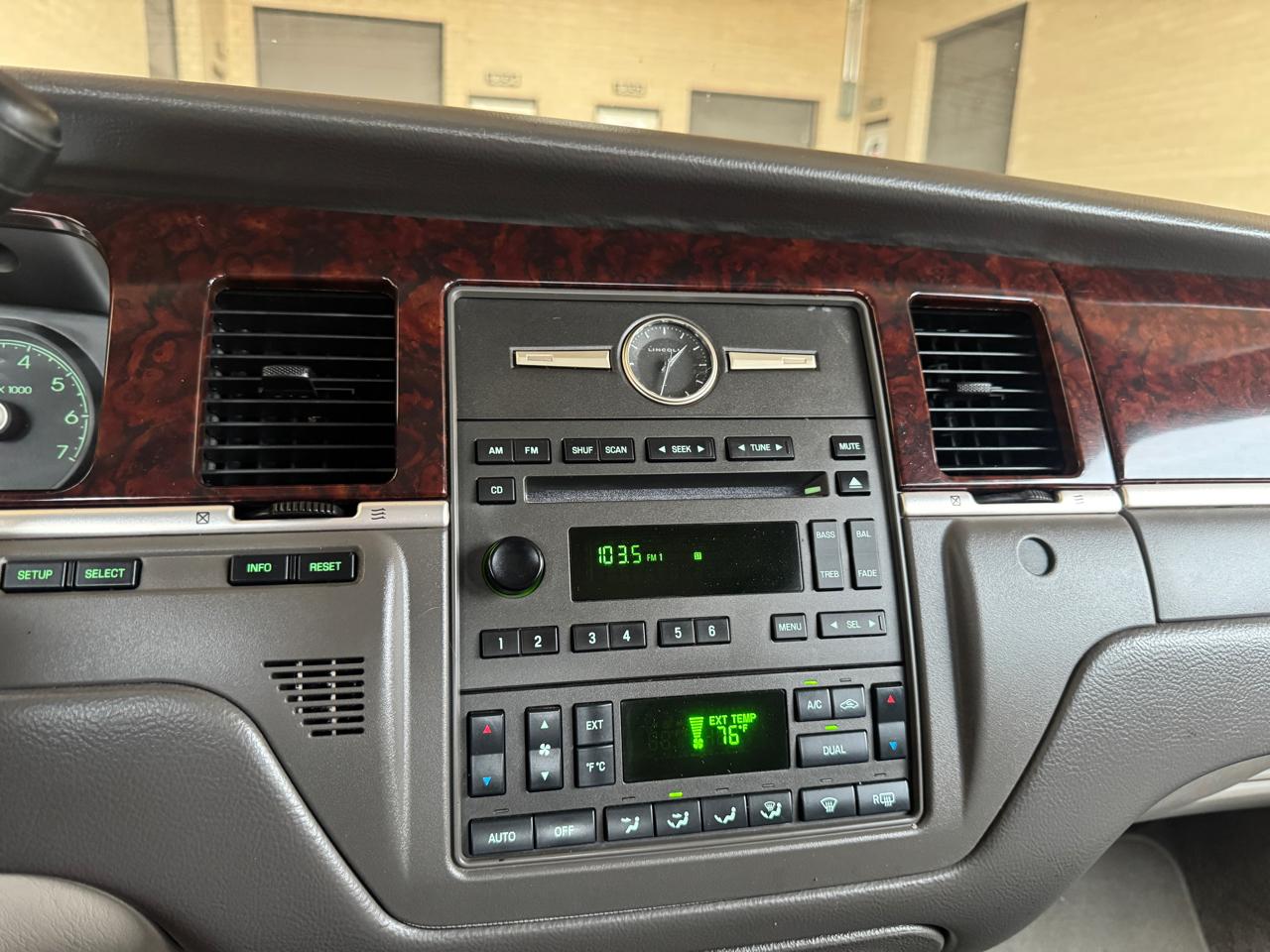 Lincoln Town Car 4dr Sdn Signature 2007