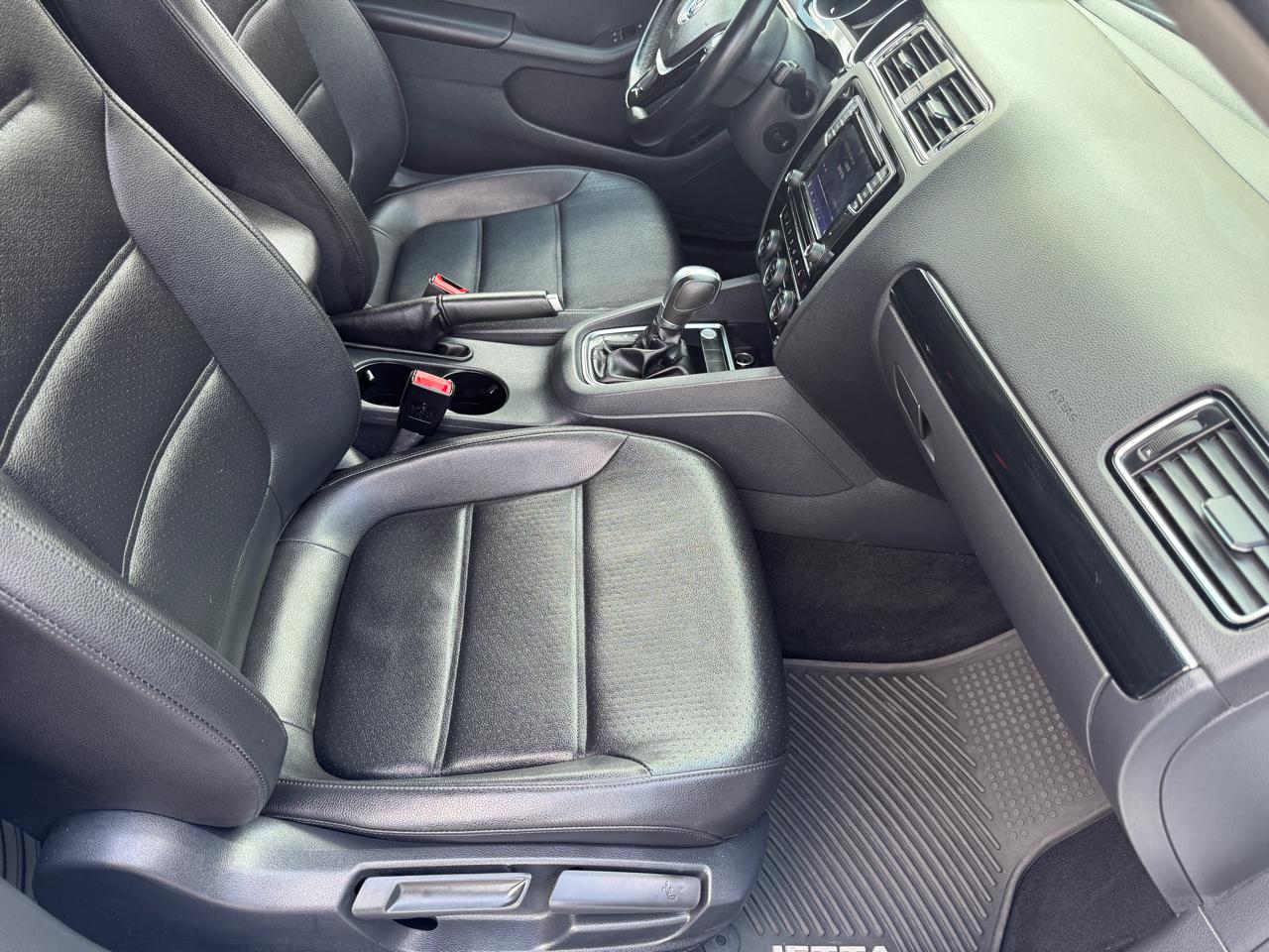 Volkswagen Jetta 1.8T SEL Auto 2017