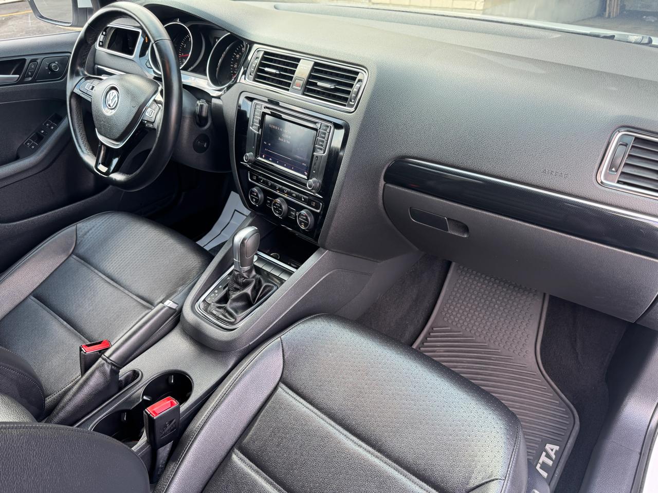 Volkswagen Jetta 1.8T SEL Auto 2017