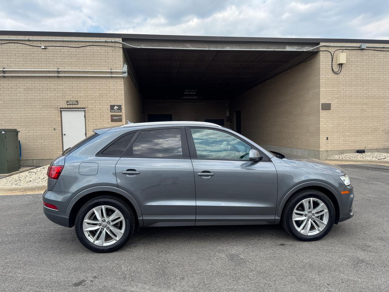 Audi Q3 2.0 TFSI Premium quattro AWD 2017