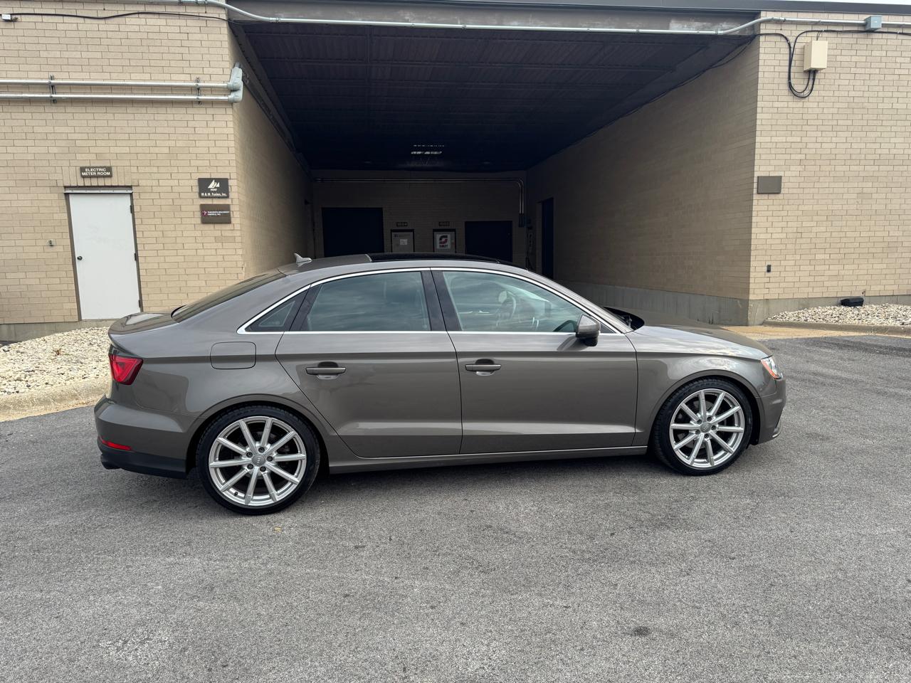 Audi A3 4dr Sdn quattro 2.0T Premium Plus 2015
