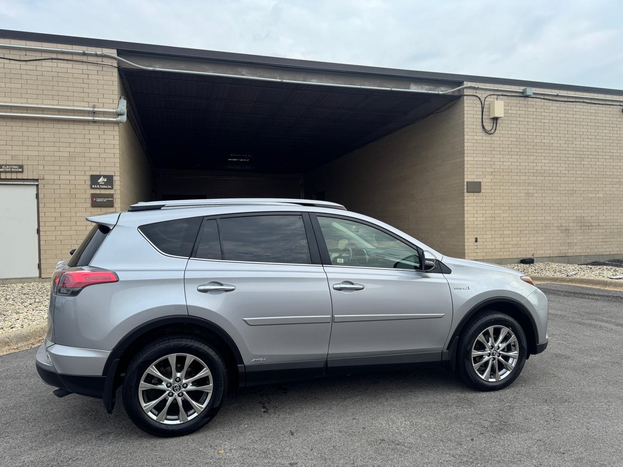 Toyota RAV4 Hybrid Limited AWD 2017
