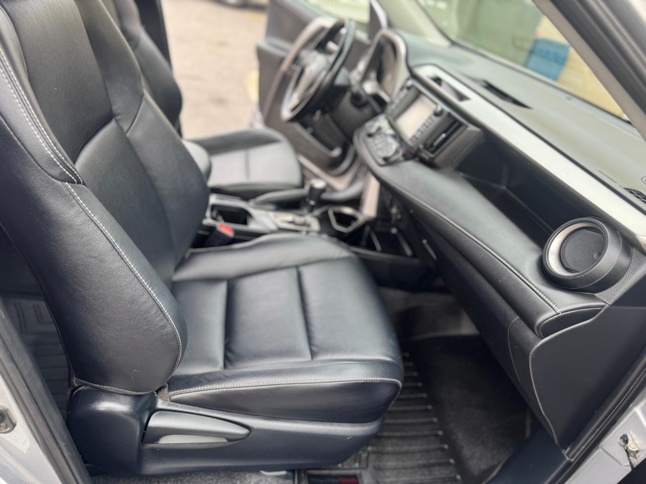 Toyota RAV4 Hybrid Limited AWD 2017