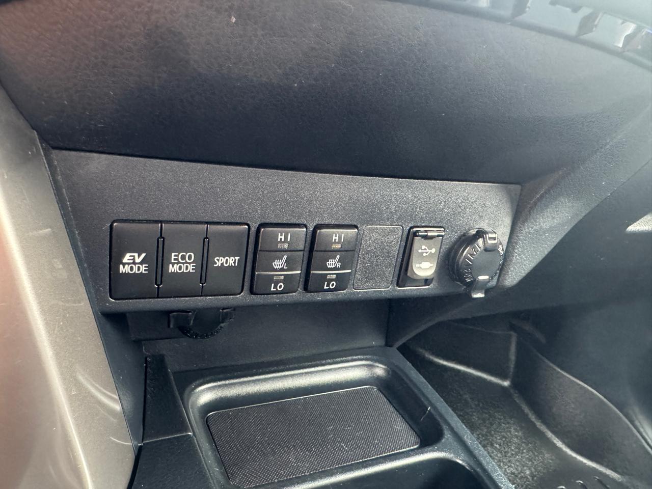 Toyota RAV4 Hybrid Limited AWD 2017
