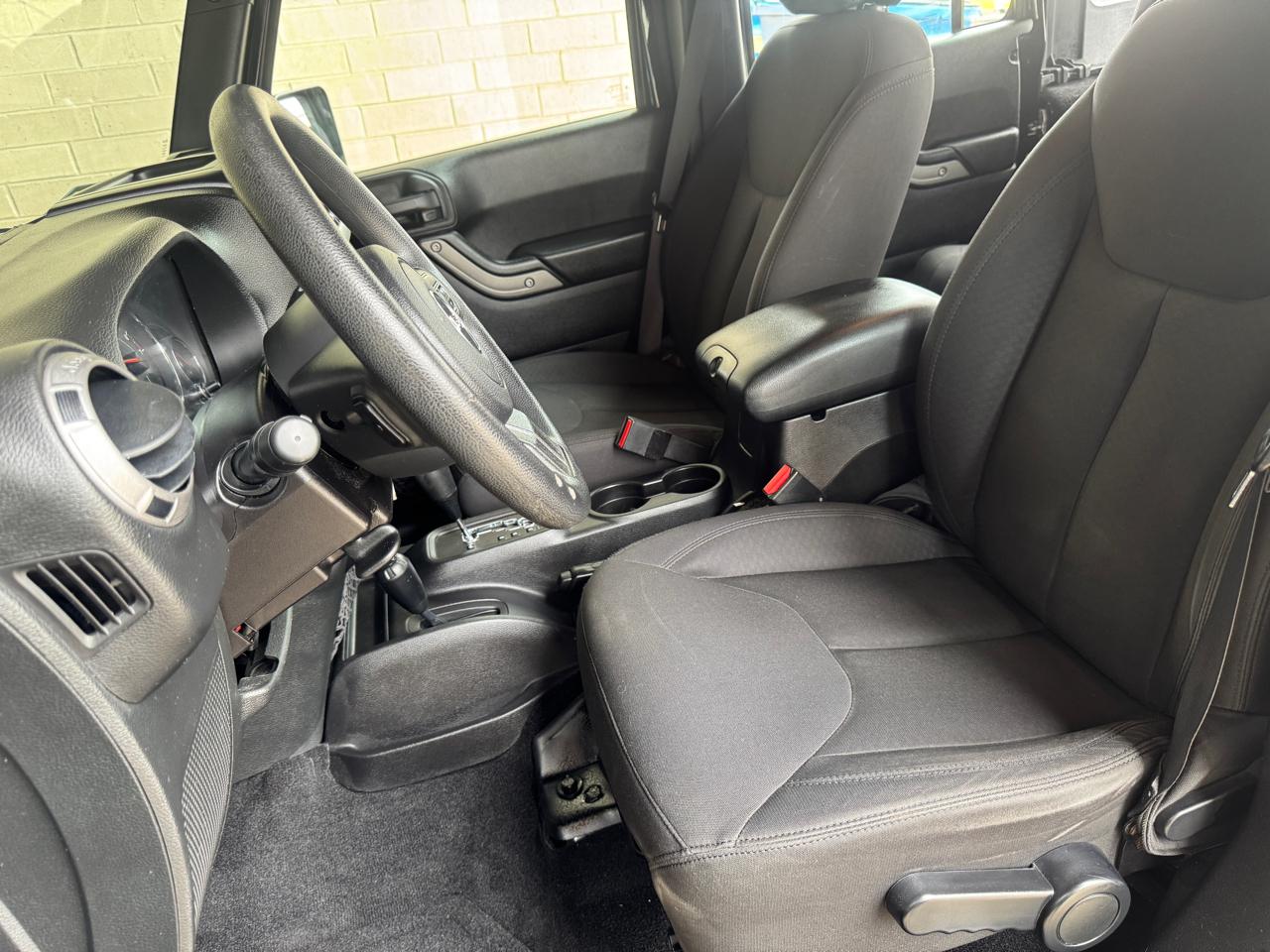 Jeep Wrangler Unlimited 4WD 4dr Sport 2015