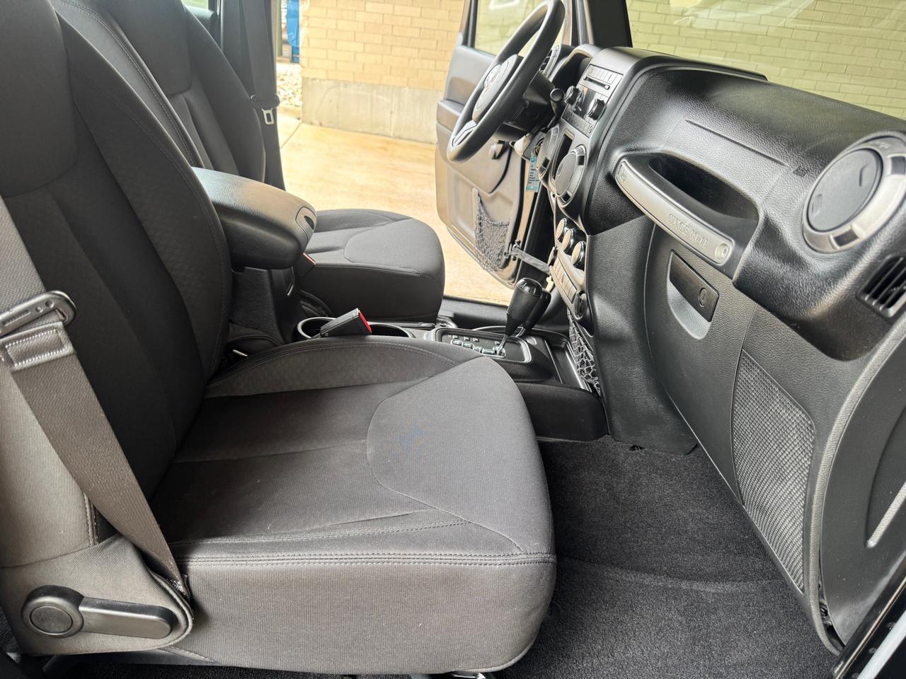 Jeep Wrangler Unlimited 4WD 4dr Sport 2015