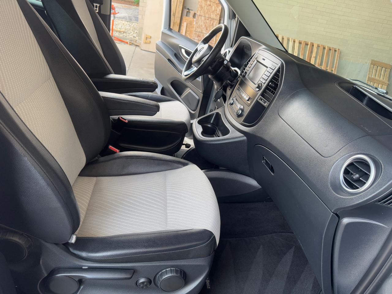 Mercedes-Benz Metris Passenger Van  2016