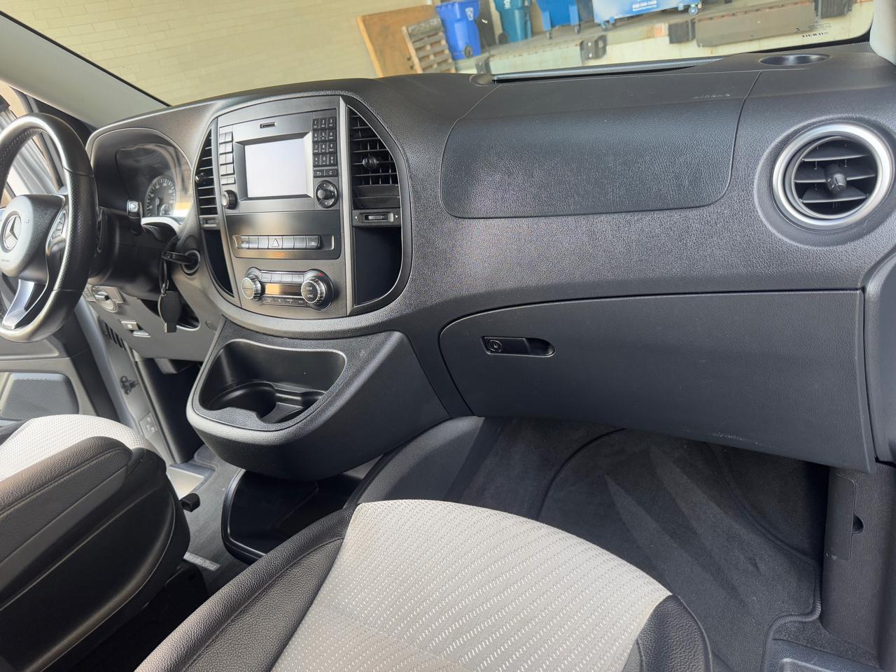 Mercedes-Benz Metris Passenger Van  2016