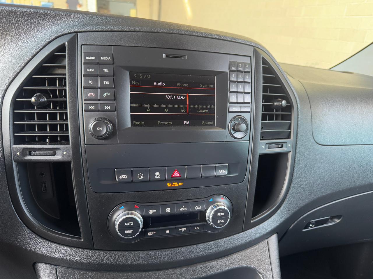 Mercedes-Benz Metris Passenger Van  2016