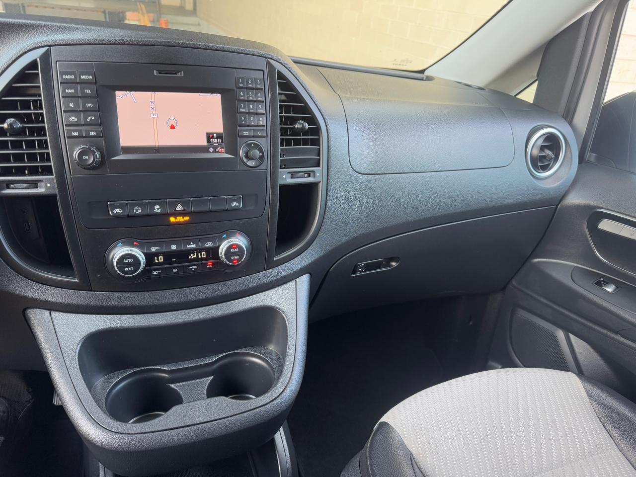 Mercedes-Benz Metris Passenger Van  2016