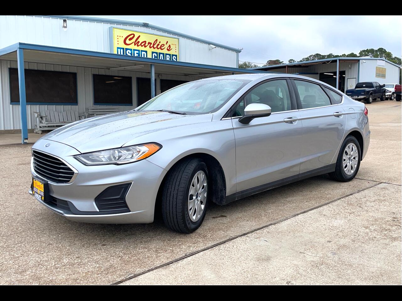 Ford Fusion S FWD 2020