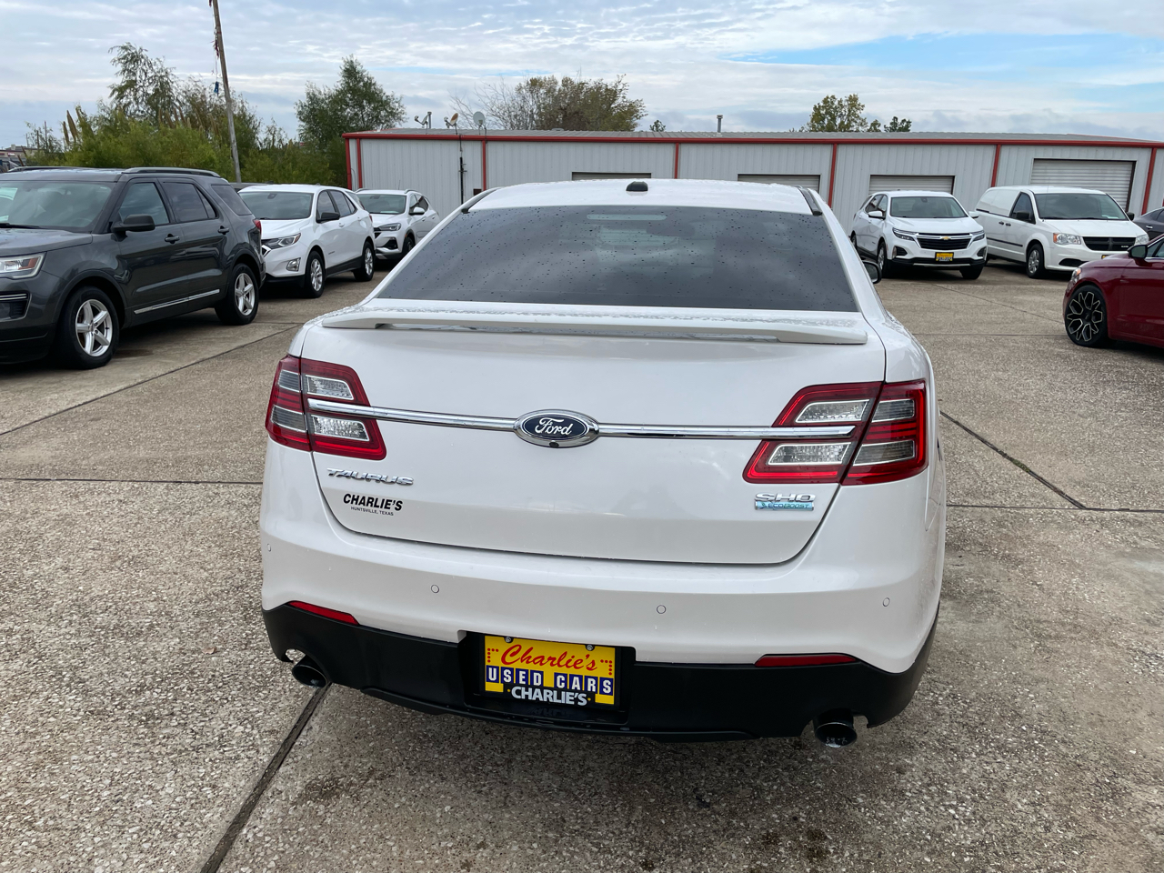 Ford Taurus 4dr Sdn SHO AWD 2015