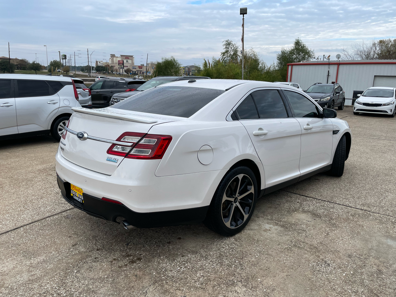 Ford Taurus 4dr Sdn SHO AWD 2015